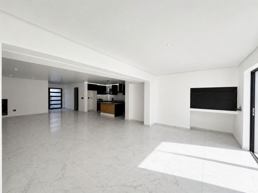 4 Bedroom Property for Sale in Sandown Western Cape